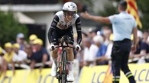 Luta pelo último lugar do pódio ao rubro: Adam Yates e Carlos Rodríguez 'presos' por 5 segundos