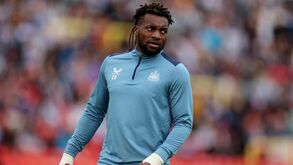 Saint-Maximin perto do Al Ahli