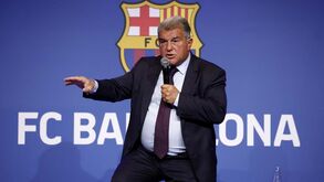 Barcelona precisa de encaixar 60 milhões de euros
