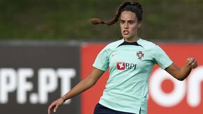 Diana Gomes volta ao trabalho no relvado no treino de Portugal