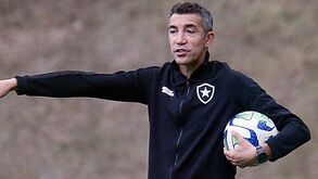 «Se Bruno Lage quiser mudar alguma coisa no Botafogo que deixe para mais tarde...»