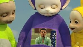 «Tão terrível como incrível»: Burnley apresenta avançado com ajuda dos 'Teletubbies' 