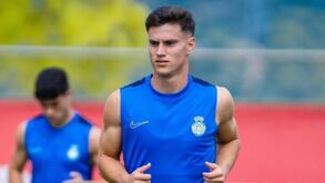 Javi Llabrés no radar do Estoril