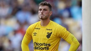 Diretor do Ath. Paranaense garante a Record: «Informámos o Benfica de que não vamos vender Bento»