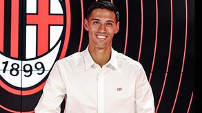 AC Milan anuncia contratação de Tijjani Reijnders