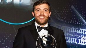 «Fabrizio Romano não dorme»: guru das transferências mostra quanto tempo passa online 