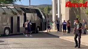 Assim foi a chegada do autocarro do Al Nassr ao Estádio do Algarve: Cristiano Ronaldo liderou comitiva