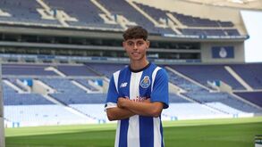 João Pedra assina contrato profissional com o FC Porto