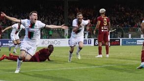 Nunca mais acabava: Jogo da Liga Conferência bateu recorde do desempate por penáltis na UEFA