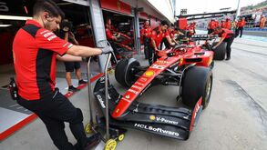 Charles Leclerc fecha 1.º dia na Hungria na frente em jornada discreta para Verstappen