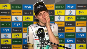 Venceu 19.ª etapa do Tour e emocionou-se no final: «Ser ciclista profissional é cruel, sofremos muito»