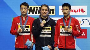 Cassiel Rousseau impede pleno chinês de ouros no Mundial de saltos para a água