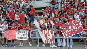 Benfica coloca à venda bilhetes para o particular com o Burnley