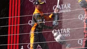 Lando Norris estava tão eufórico que até... partiu o troféu de Max Verstappen