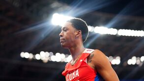 Vicecampeão olímpico do salto em comprimento em Portugal para relançar carreira