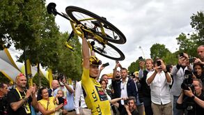 As imagens da consagração de Jonas Vingegaard como vencedor do Tour'2023