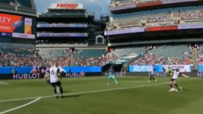 Norte-americanos mostram golaço do Fulham a partir da 'visão' do árbitro