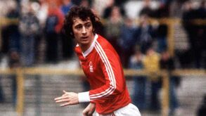 Morreu Trevor Francis, o primeiro jogador a ser transferido por 1 milhão de libras no futebol inglês
