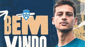 Amora anuncia contratação de ex-médio do Benfica