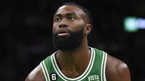 Jaylen Brown renova com os Boston Celtics e assina o contrato mais lucrativo da história da NBA