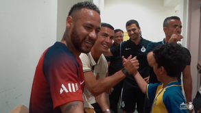 A boa disposição entre Cristiano Ronaldo, Neymar e Luís Castro depois do PSG-Al Nassr