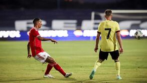 A crónica do Benfica-Burnley, 0-2: ficar sem dúvidas com turbulência