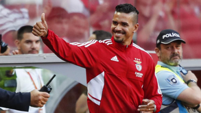 Lucas Veríssimo já está no Brasil para reforçar o Corinthians: «É um prazer vestir esta camisola»