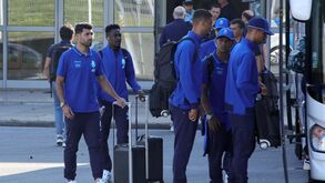 FC Porto já voltou à Invicta: as imagens à saída do Aeroporto Francisco Sá Carneiro