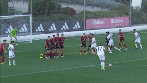 Filho de Zidane marca golaço: guarda-redes nem a viu!