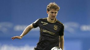 Estoril perto de garantir Holsgrove