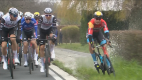 Ciclista que provocou violenta queda na Volta à Flandres suspenso por um mês