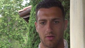 Dalot explica por que renovou com o Man. United: «Quando o treinador acredita no nosso trabalho...»