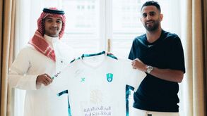Riyad Mahrez deixa o Manchester City para reforçar o Al Ahli