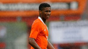 Antigo internacional holandês condenado a sete anos de prisão por tráfico de droga