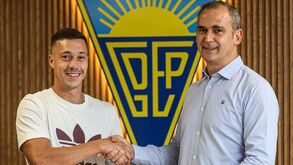 Alex Soares regressa a Portugal e assina pelo Estoril por uma época