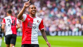 Igor Paixão abriu o marcador no Feyenoord-Benfica: veja o golo