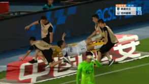 Surreal: maqueiros armaram-se em velocistas e a cena... acabou mal