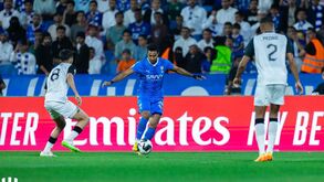 Gonzalo Plata estreia-se em grande e trama Al Hilal de Jorge Jesus