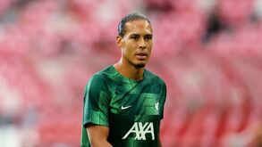 Virgil van Dijk é o novo capitão do Liverpool