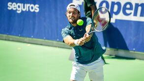 João Sousa sorri no Porto