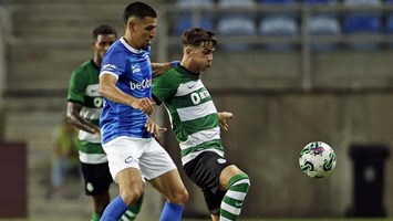 Empate 1-1 entre Sporting CP e KRC Genk. 