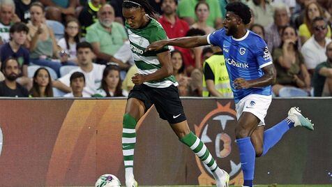 Empate 1-1 entre Sporting CP e KRC Genk. 