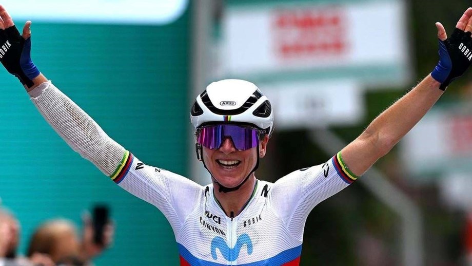 Annemiek van Vleuten a uma etapa de conquistar Giro feminino pela quarta vez