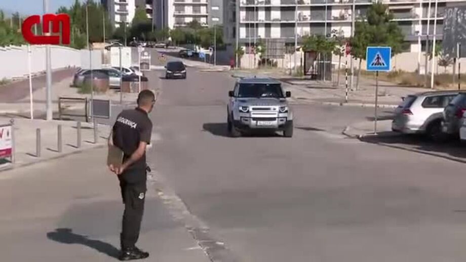 Treinador chegou cedo ao centro de treinos dos encarnados
