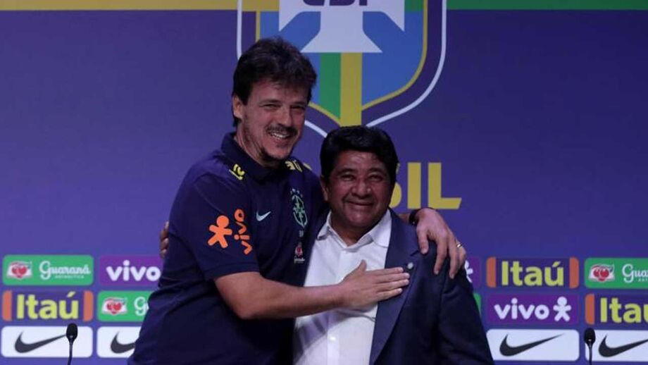 Fernando Diniz abraça Ednaldo Rodrigues, presidente da CBF
