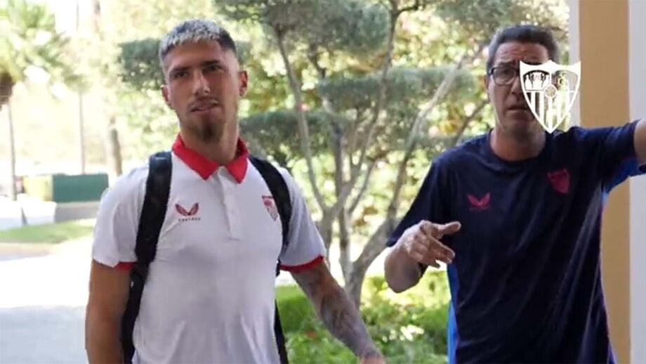 José Ángel Carmona ontem na chegada ao estágio do Sevilla