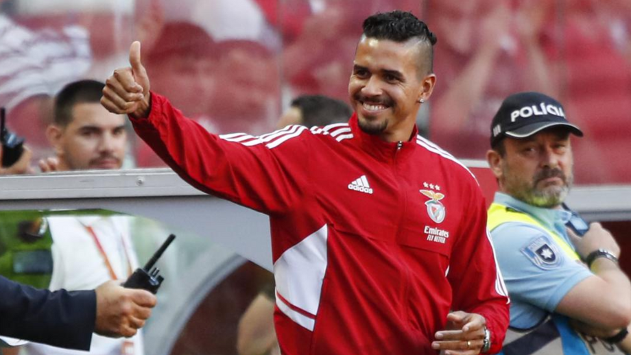 Defesa-central brasileiro sai do Benfica por empréstimo até ao final da época