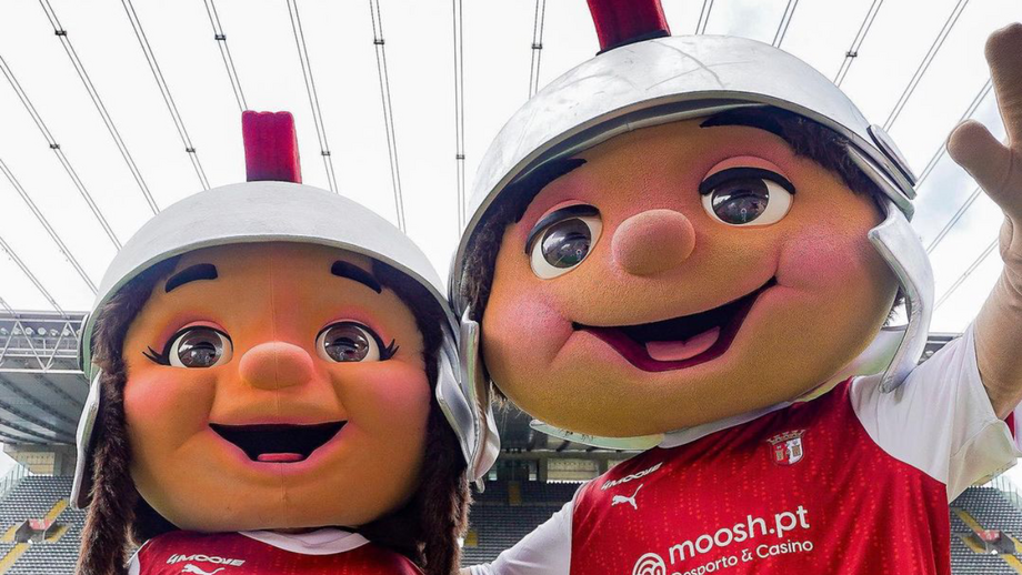 Com a ajuda de Brácaro, a mascote masculina