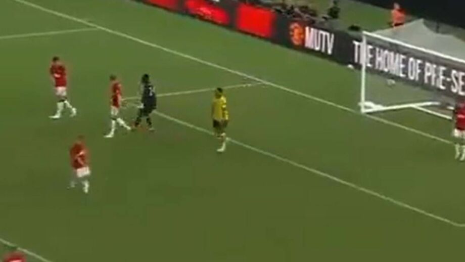 Guarda-redes mostrou-se muito irritado com o companheiro de equipa