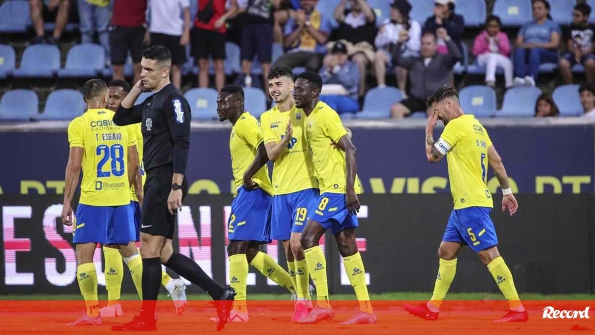 Nacional de basquetebol, 3º jogo dos play off: - 1º De Agosto vs